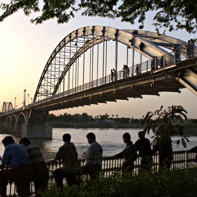 جسر الأهواز الأبيض